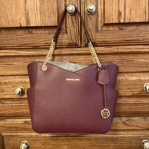 Michael Kors Jet Set Travel Chain Shoulder Leather Tote